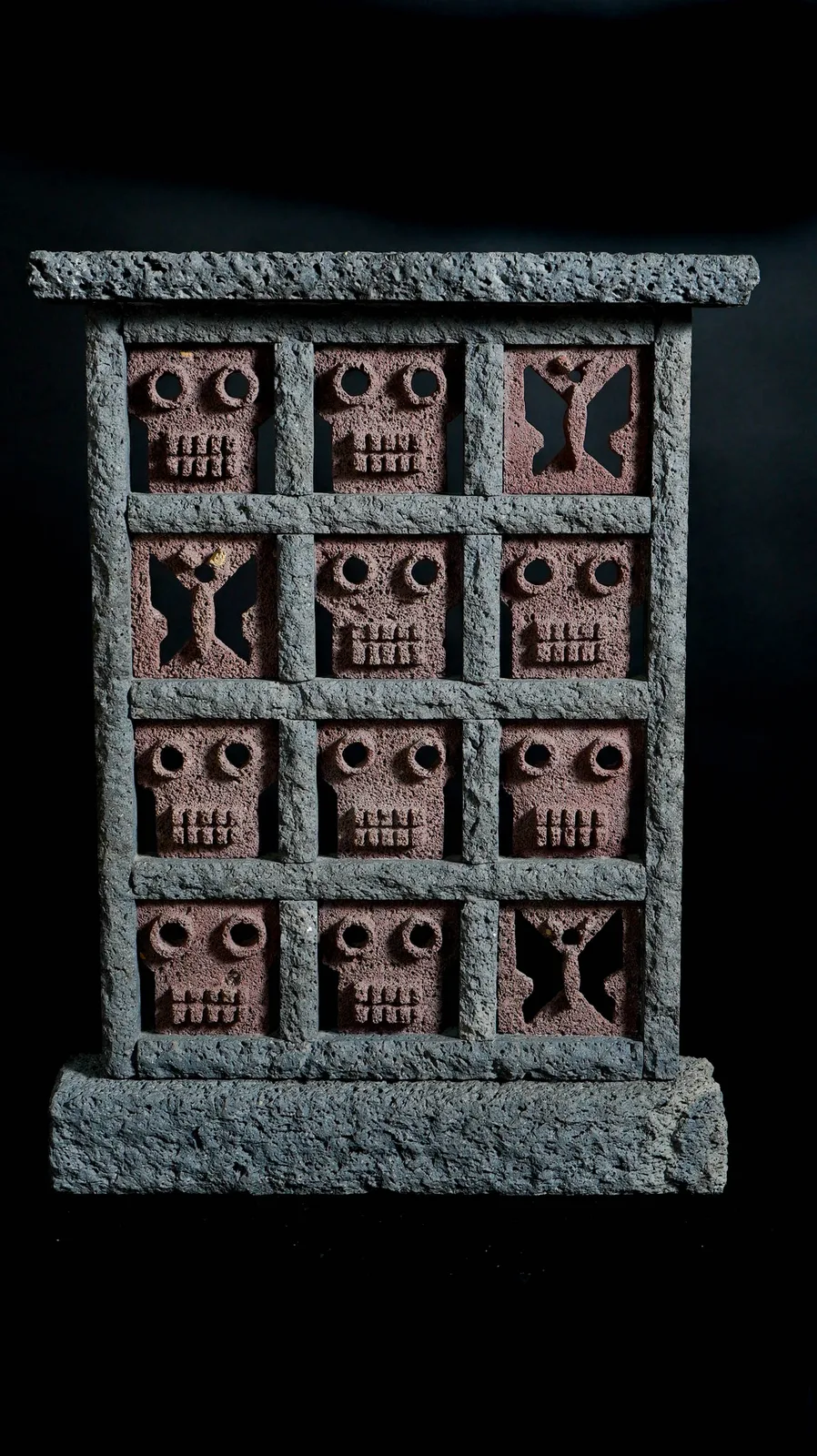 Zompantli — recinto y tezontle